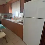 Lydia's House דירה